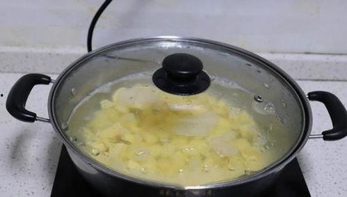 冬天哈密瓜煮着吃,哈密瓜煮食新体验