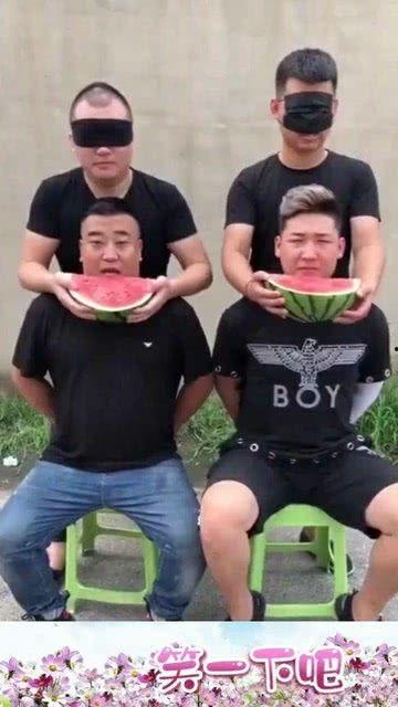 吃瓜大赛搓脸,笑料横生欢乐无限