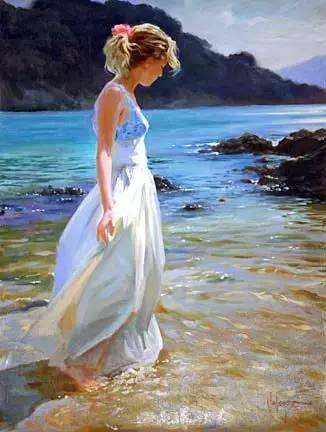 女人在水边吃瓜,女性悠闲时光的惬意画卷